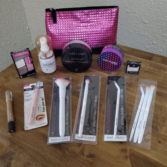 wet n wild Other - 14 Wet n Wild Makeup & Skincare Lot - Eyeshadow / Glitter Mask / Setting Powder